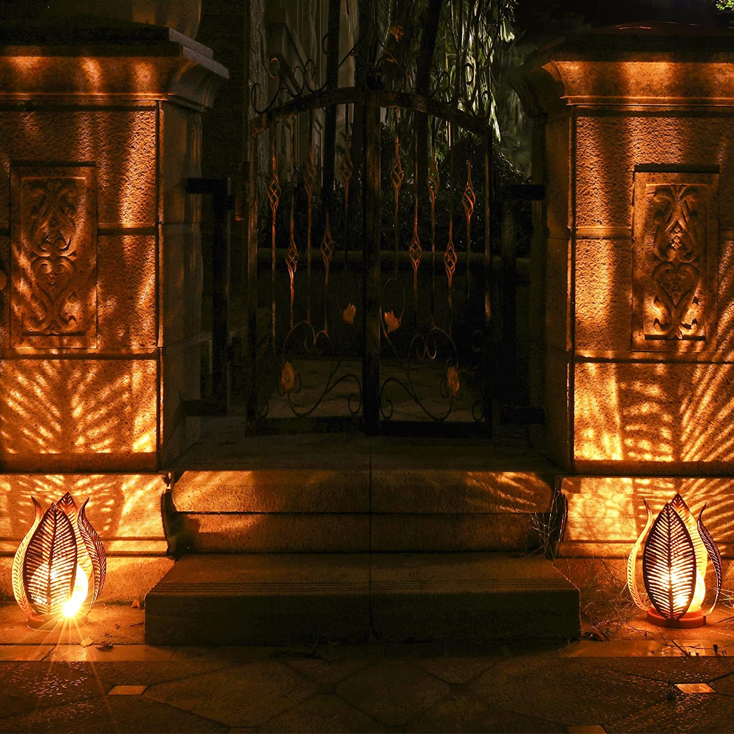 Outdoor Solar Lights Garden Decorations Waterproof Crackle Glass Globe Lights,Metal Yard Art Outdoor Solar Table Lamp for Decor Garden,Patio,Lawn or Courtyard.