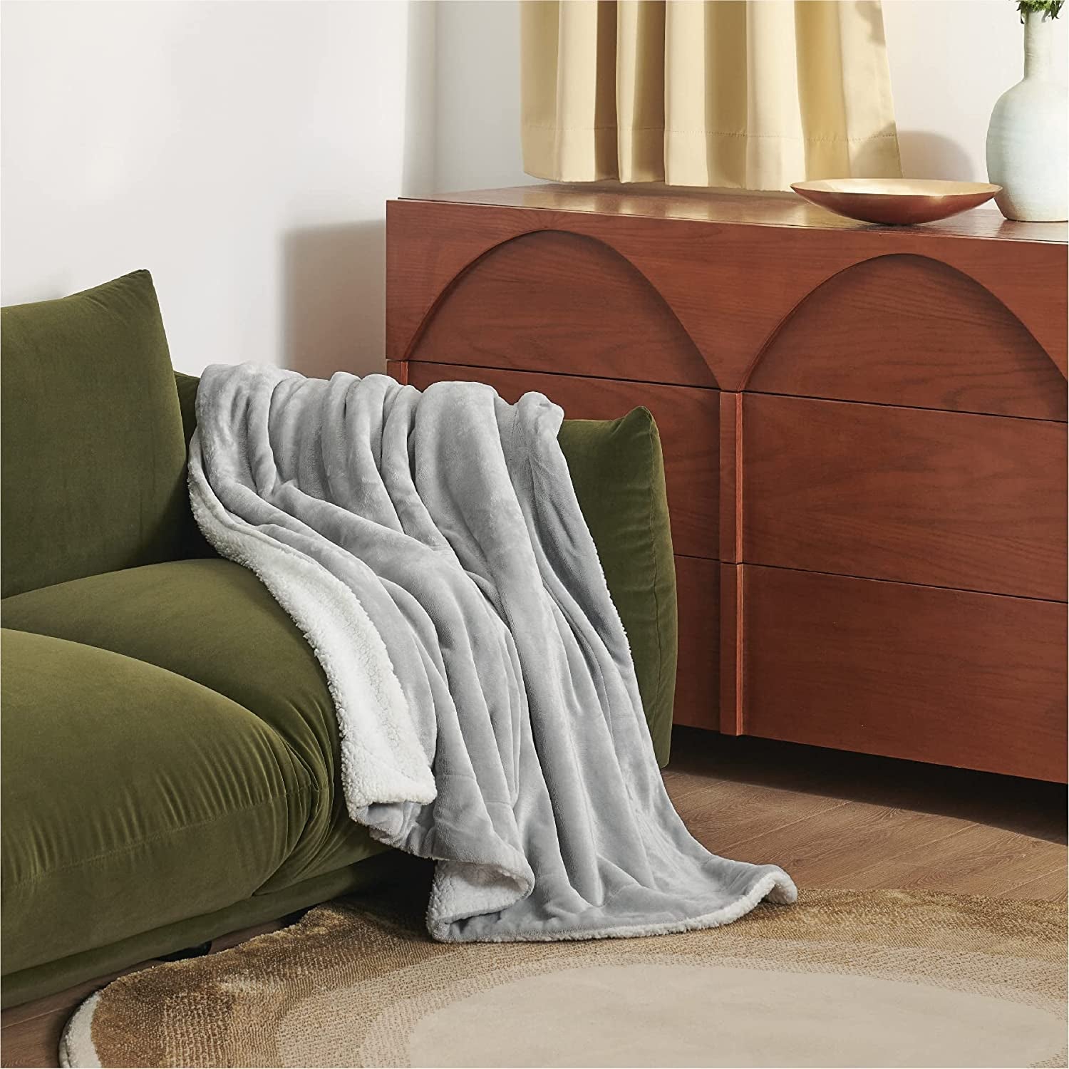 Sherpa Fleece Throw Blanket for Couch - Light Grey Thick Fuzzy Warm Soft Blankets and Throws for Sofa, 50X60 Inches